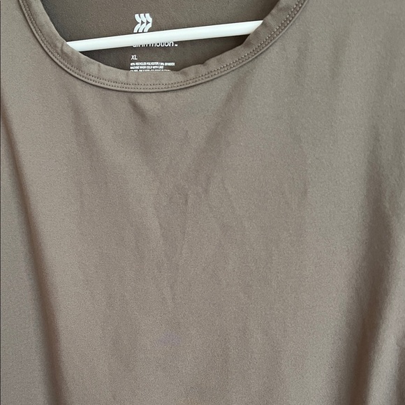 XL | Women’s All in Motion Athletic Tee - Picture 2 of 4